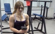 17-летняя русская красавица с большими мускулами