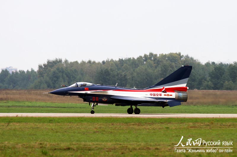 На авиасалоне МАКС-2013 впервые выступила китайская пилотажная группа «1 августа» (12)