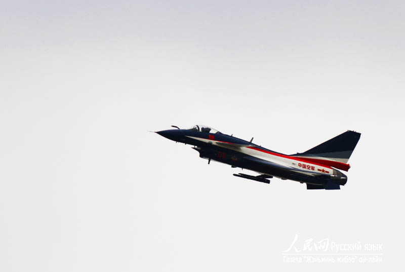 На авиасалоне МАКС-2013 впервые выступила китайская пилотажная группа «1 августа» (11)