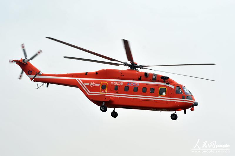 Пилотажная группа сухопутных войск Китая впервые появилась на выставке вертолетов (23)