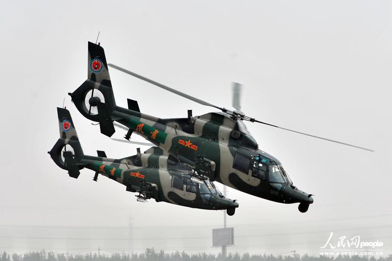Пилотажная группа сухопутных войск Китая впервые появилась на выставке вертолетов (33)