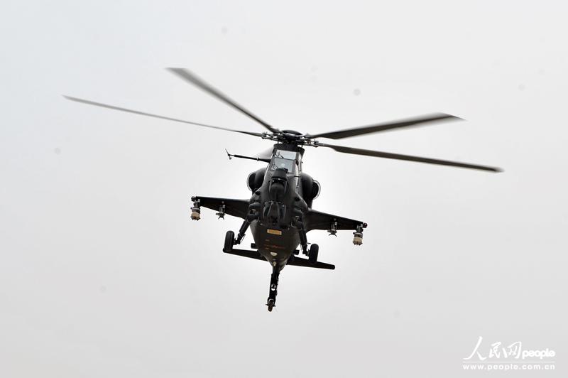 Пилотажная группа сухопутных войск Китая впервые появилась на выставке вертолетов (3)
