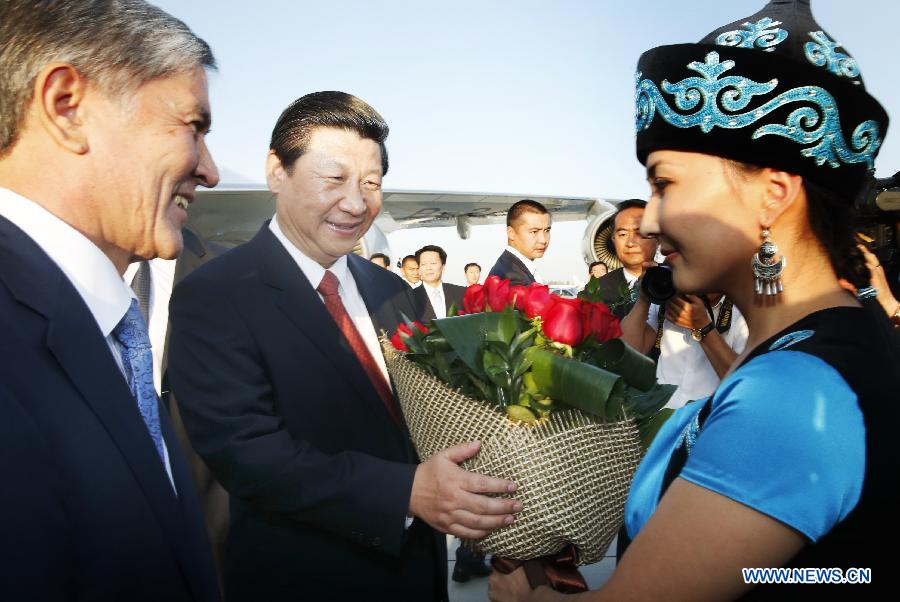 Си Цзиньпин прибыл в Бишкек с государственным визитом в Кыргызстан и для участия в саммите ШОС (2)
