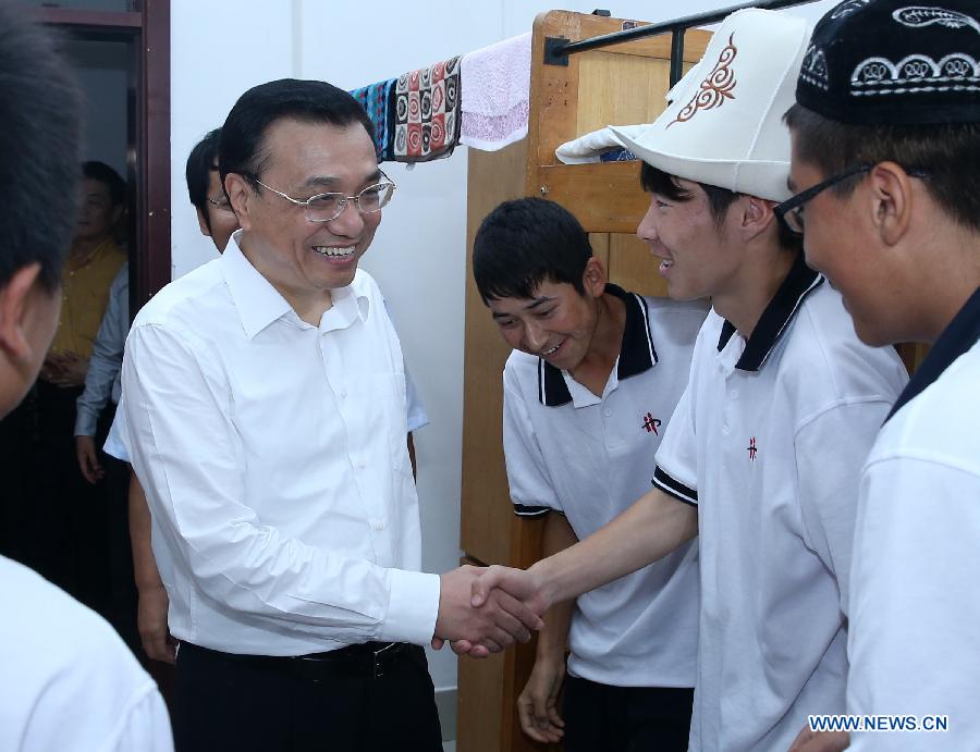Китайский премьер подчеркнул важность обеспечения равных возможностей в получении образования (4)