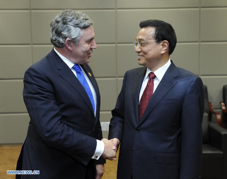 Премьер Госсовета КНР Ли Кэцян встретился с экс-премьером Великобритании Г. Брауном (2)