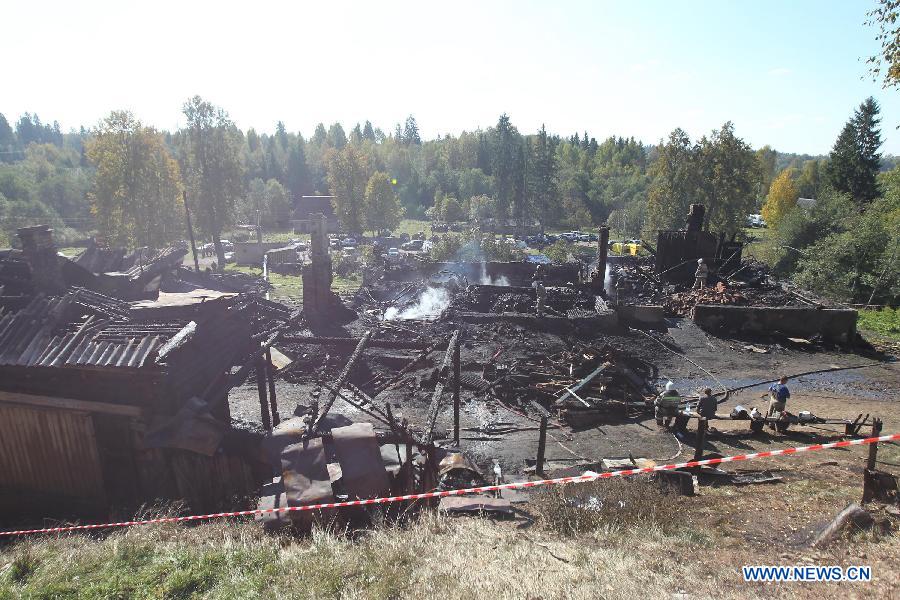 Тела 12 погибших обнаружены на месте пожара в Новгородской области -- СМИ