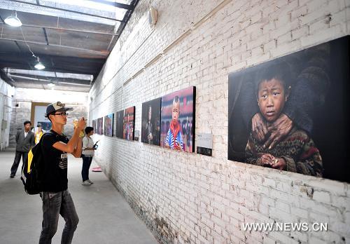 В пров. Шаньси открылась международная фотовыставка "Пинъяо-2013" (3)