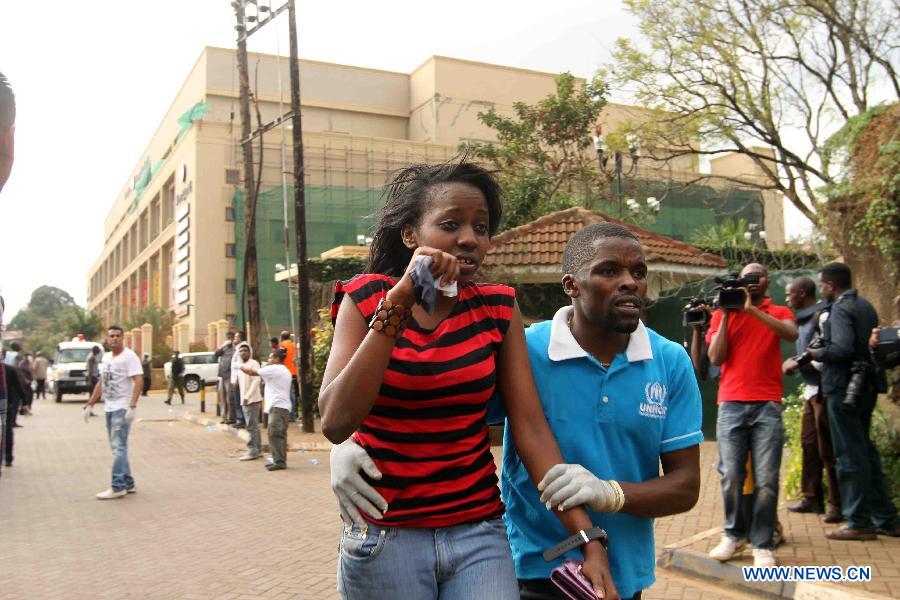 Количество погибших при нападении на торговоый центр в Найроби достигло 30 человек (6)