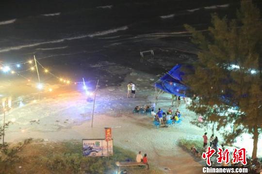 Центральная метеорологическая станция объявила предупреждение красной степени в связи с приближением тайфуна "Усаги" (4)