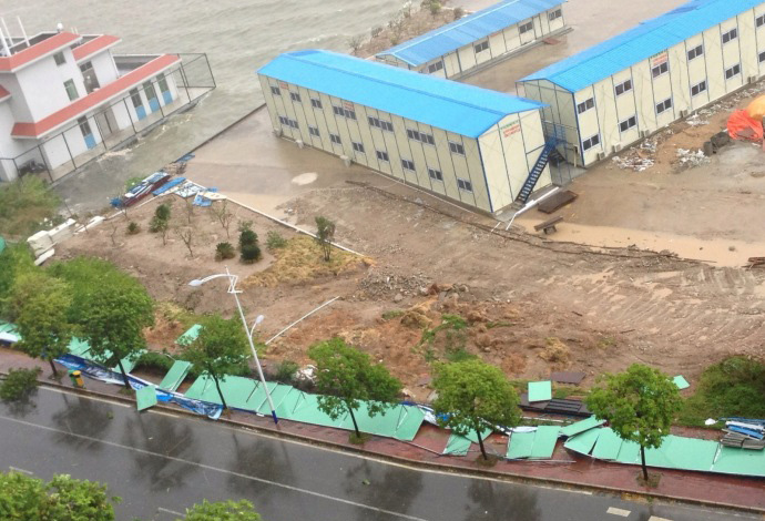 В результате сильного тайфуна "Усаги" в провинции Гуандун есть жертвы и пострадавшие (10)