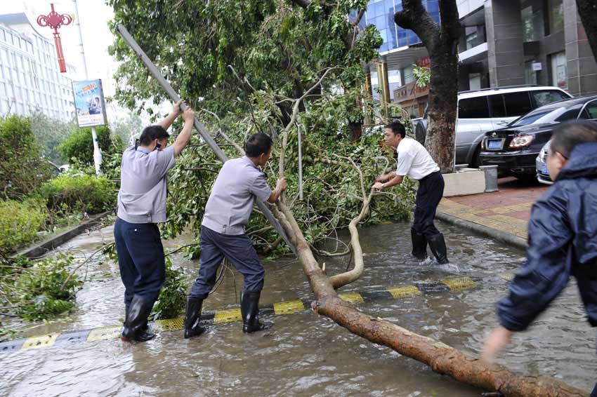 В Южном Китае 25 человек стали жертвами мощного тайфуна "Усаги"