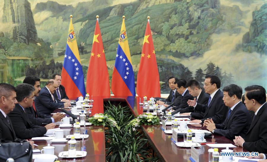 На встрече с президентом Венесуэлы Николасом Мадуро Ли Кэцян подчеркнул необходимость углубления китайско-венесуэльских отношений (2)
