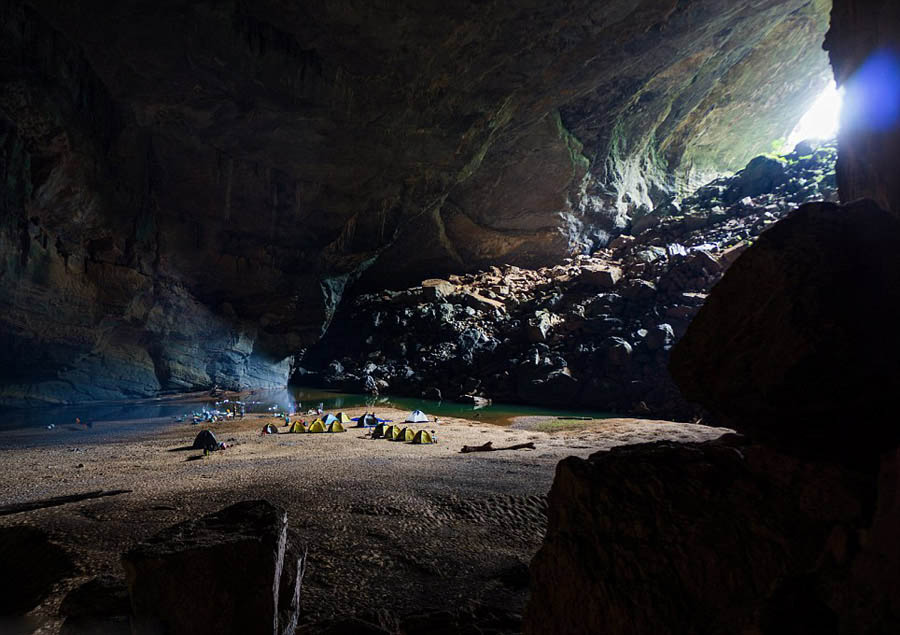 Вьетнам открывает для посетителей крупнейшую пещеру в мире