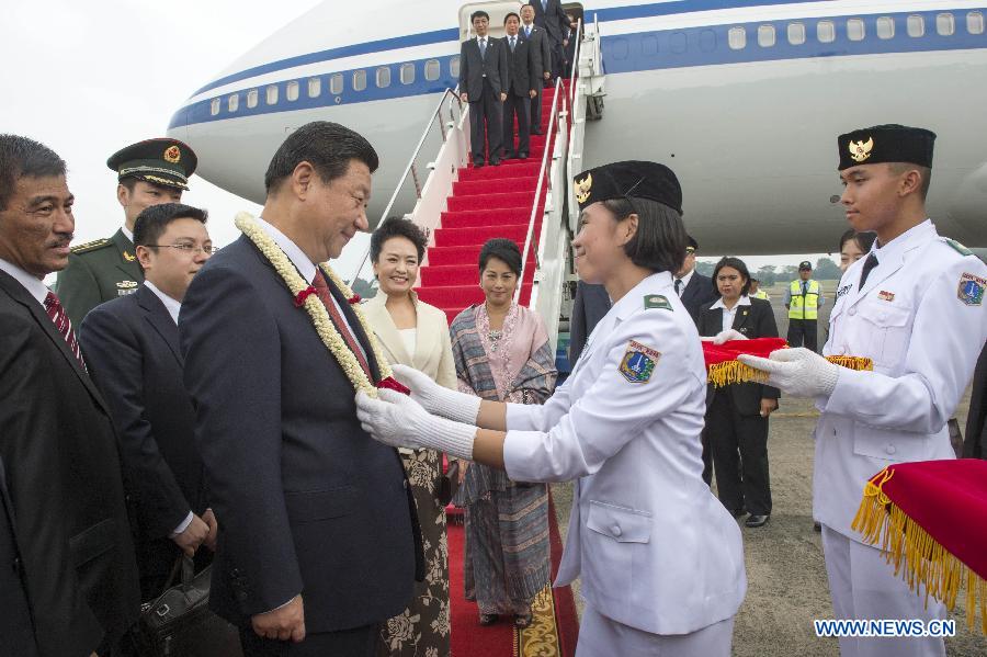 Си Цзиньпин прибыл в Джакарту с визитом (2)