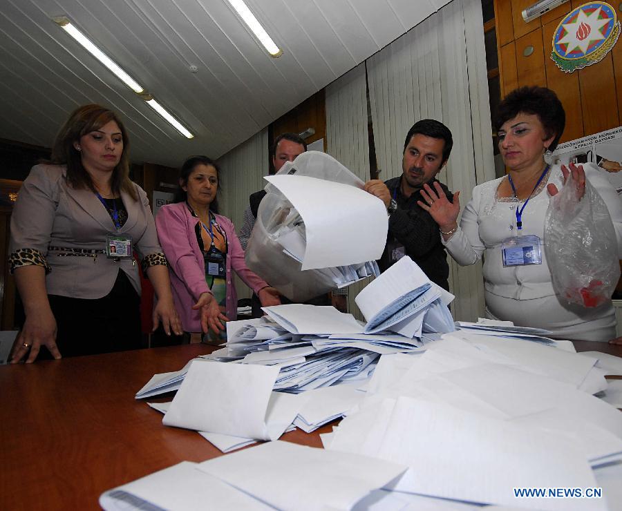 И. Алиев побеждает на президентских выборах в Азербайджане -- экзит-пол (3)