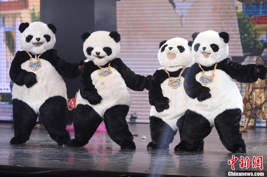 В Пекине впервые представлено шоу «Панда!» (11)