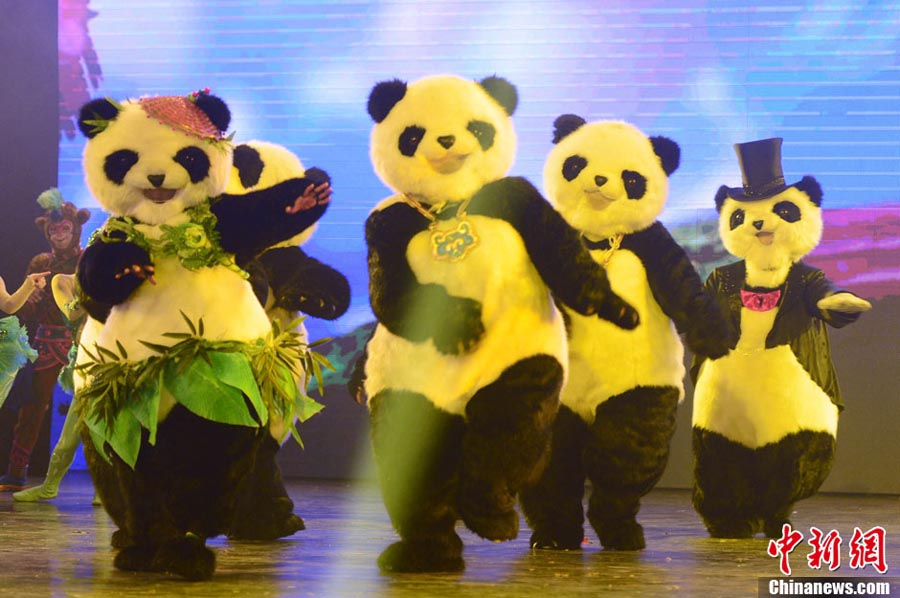 В Пекине впервые представлено шоу «Панда!» (3)