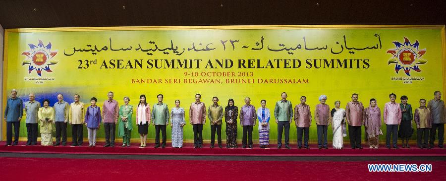 Премьер Госсовета КНР Ли Кэцян принял участие в приеме, устроенном султаном Брунея