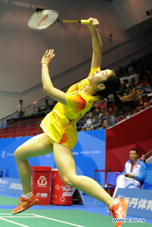 Женская сборная КНР по бадминтону в финале одержала победу над сборной Китайского Тайбэя (3)