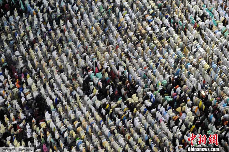 2 млн паломников собрались в Саудовской Аравии для проведения вечерней молитвы (2)