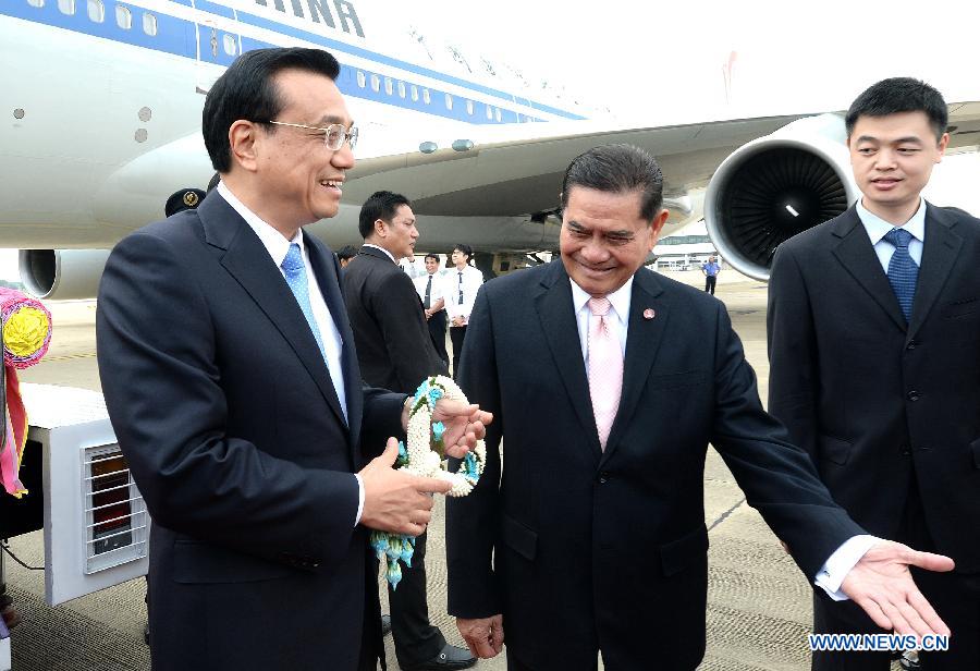 Премьер Госсовета КНР Ли Кэцян прибыл в Бангкок с официальным визитом в Таиланд