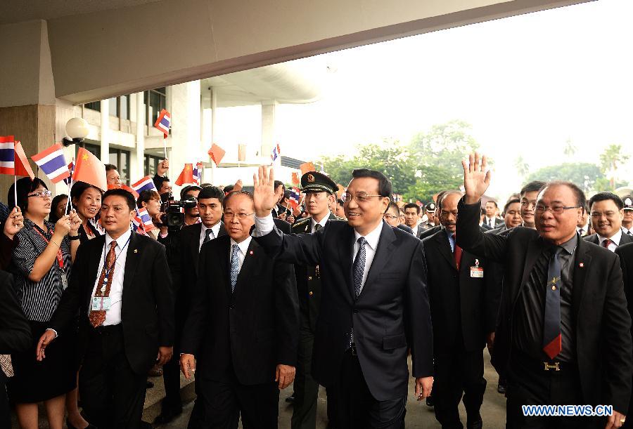 Премьер Госсовета КНР Ли Кэцян выдвинул предложение из 4 пунктов по повышению уровня отношений с Таиландом (5)