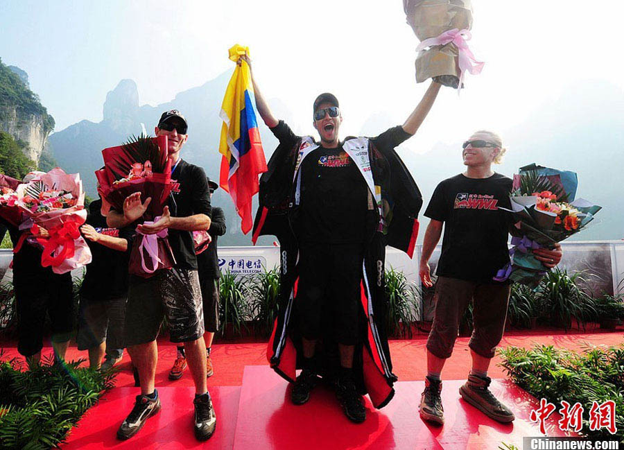 В Чжанцзяцзе прошел второй Чемпионат мира по полетам в вингсьюте (6)