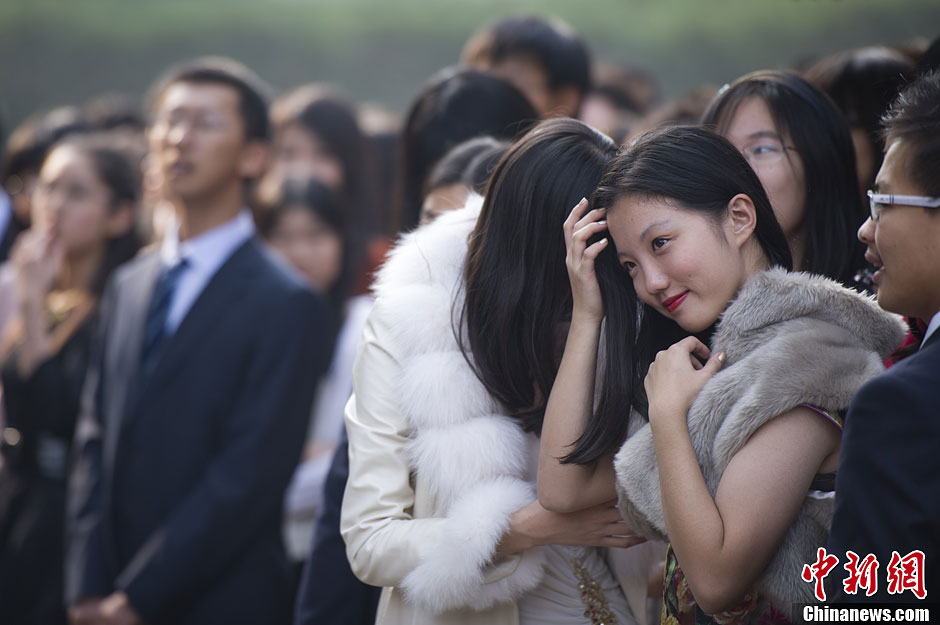 600 пекинских школьников провели церемонию совершеннолетия в императорском парке Юаньминъюань (5)