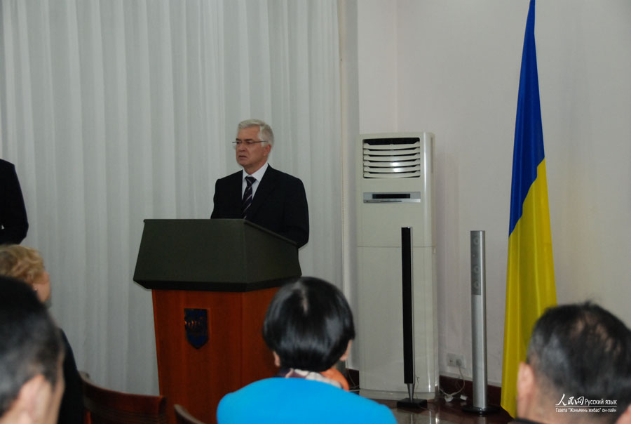 Советник по культуре посольства Украины в Китае Валентин Величко
