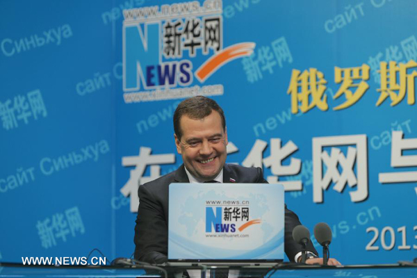 Д. Медведев поприветствовал китайских пользователей Интернета в ходе онлайновой беседы