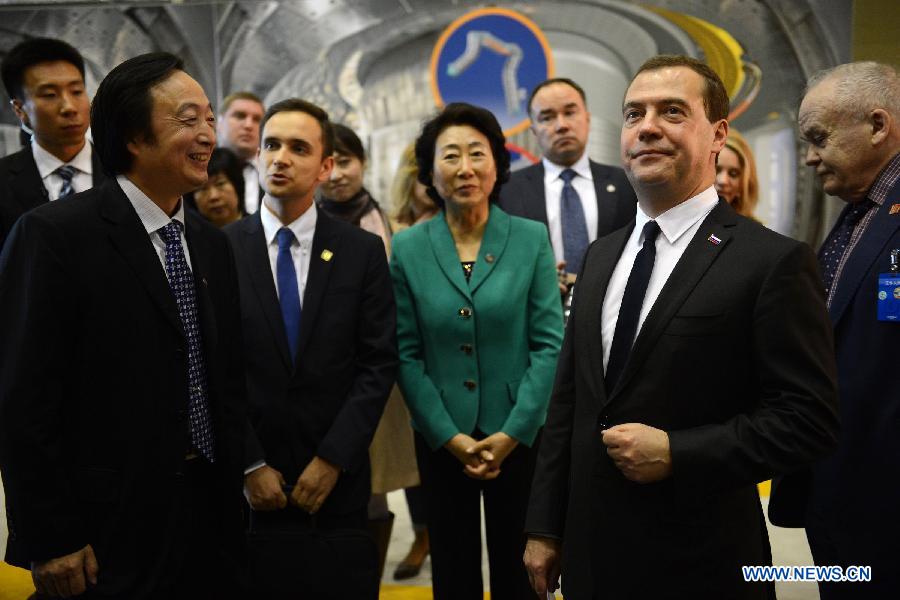 Премьер-министр РФ Д. Медведев завершил визит в Китай и отбыл на родину (2)