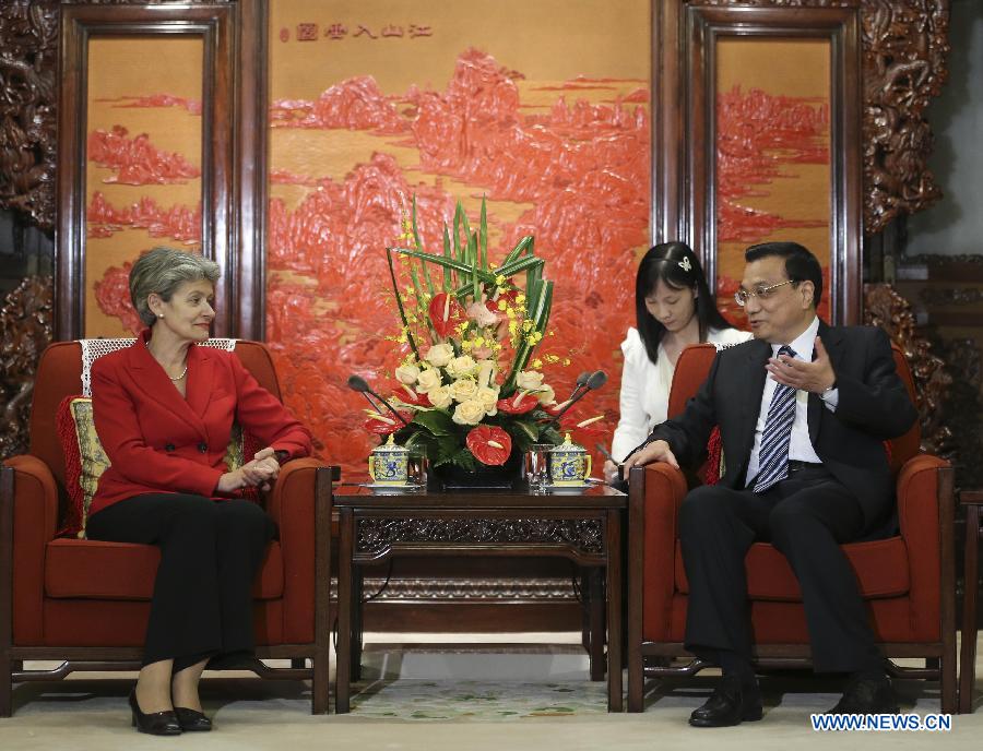 Ли Кэцян встретился с генеральным директором ЮНЕСКО И. Боковой (2)