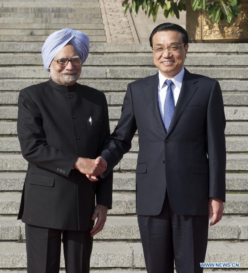 Ли Кэцян провел переговоры с премьер-министром Индии М. Сингхом