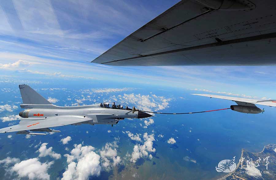 Проведена воздушная дозаправка истребителей «Цзянь-10» ВВС провинции Гуандун (7)