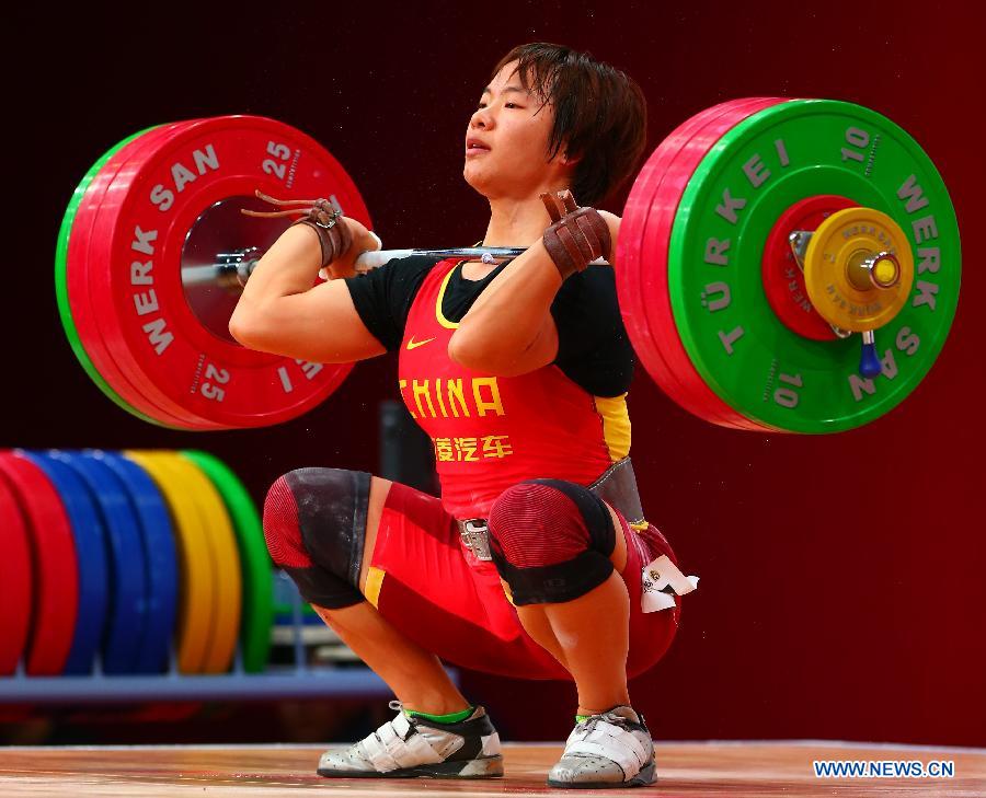 Китаянка Сян Яньмэй выиграла "золото" чемпионата мира по тяжелой атлетике