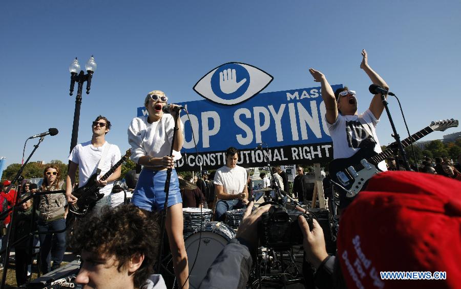 В Вашингтоне прошли акции протеста против программ информационного контроля типа "Призма" (4)