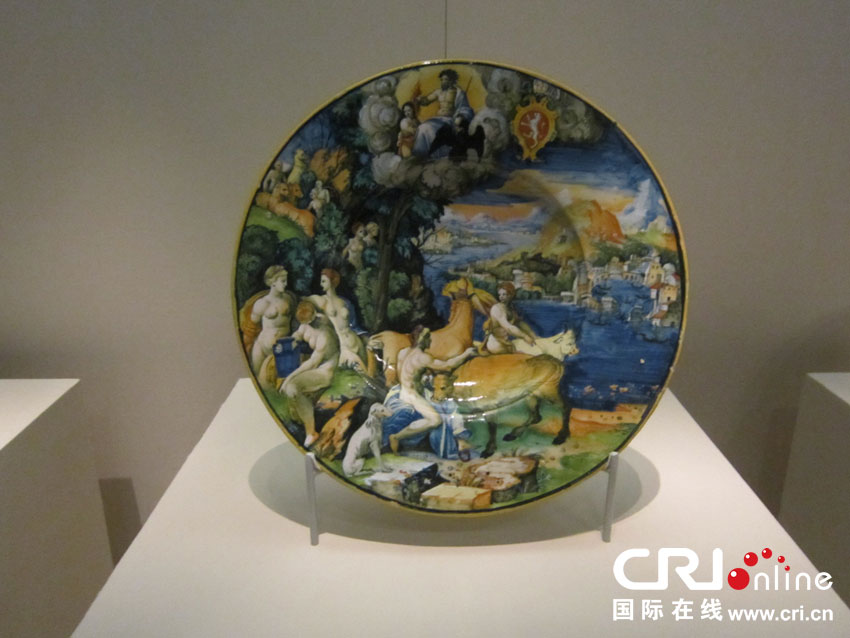 Ценные экспонаты парижского Лувра представлены в Национальном музее Китая (8)