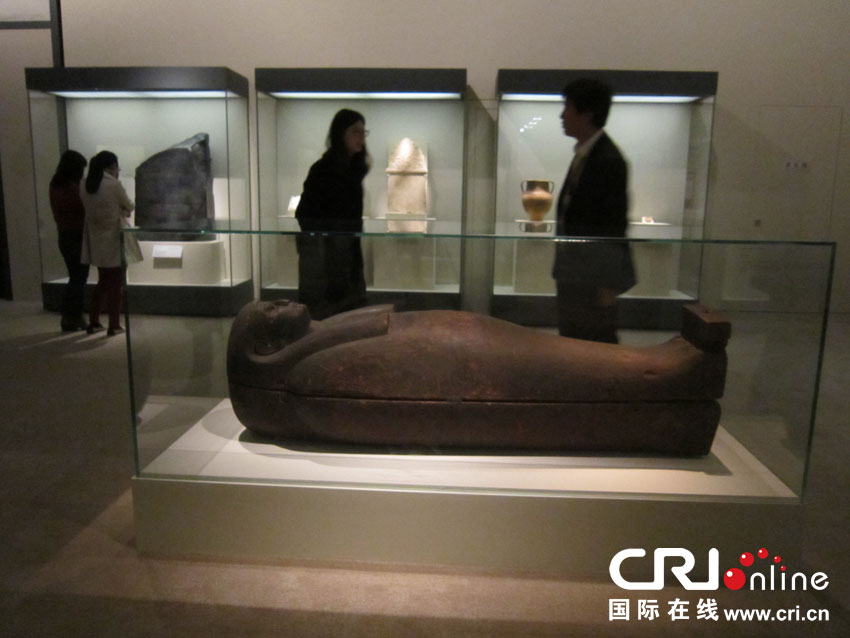 Ценные экспонаты парижского Лувра представлены в Национальном музее Китая (6)