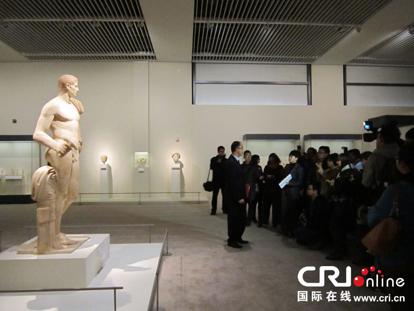 Ценные экспонаты парижского Лувра представлены в Национальном музее Китая (7)
