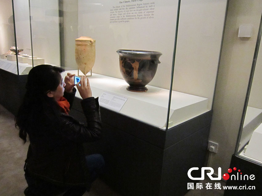 Ценные экспонаты парижского Лувра представлены в Национальном музее Китая (3)