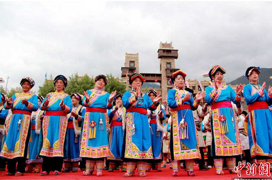 Жители уезда Маосянь провинции Сычуань торжественно отметили открытие древнего города Цян (6)