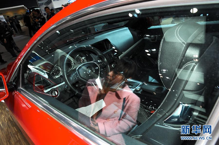 Автомобили и модели на Выставке импортных авто в Пекине-2013
