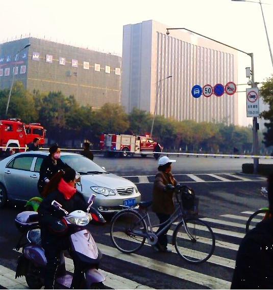 Перед зданием Шаньсийского провинциального комитета КПК прогремели взрывы (6)