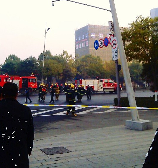 Перед зданием Шаньсийского провинциального комитета КПК прогремели взрывы (7)