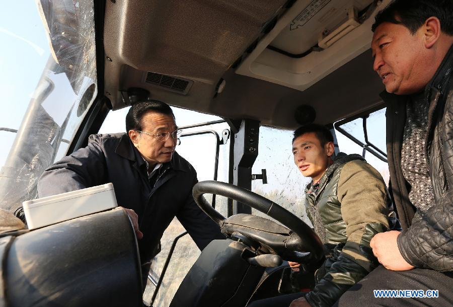 Китайский премьер призвал к комплексным реформам на селе