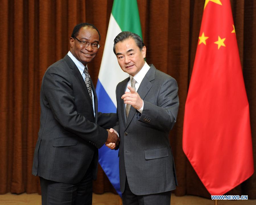 Ван И провел переговоры с министром иностранных дел Сьерра-Леоне