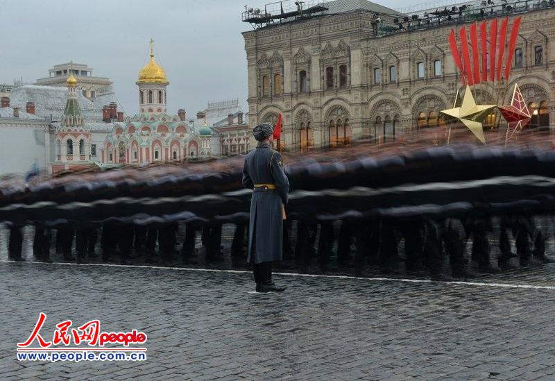 В Москве на Красной площади прошел исторический парад (5)