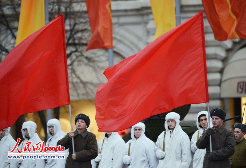 В Москве на Красной площади прошел исторический парад (2)