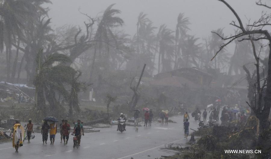 Филиппинские официальные лица: в результате тайфуна "Хайянь" 229 человек погибли, бедствие терпят около 9,5 млн человек (9)