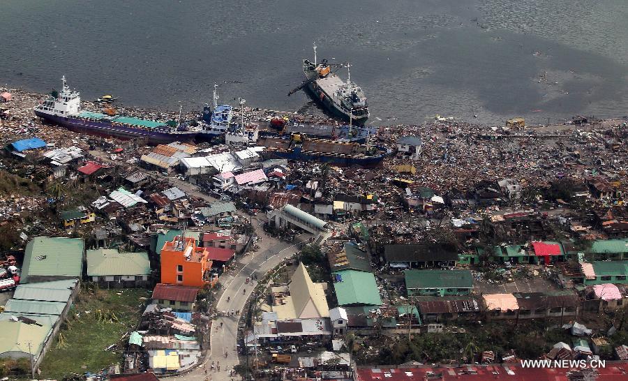 Филиппинские официальные лица: в результате тайфуна "Хайянь" 229 человек погибли, бедствие терпят около 9,5 млн человек (7)